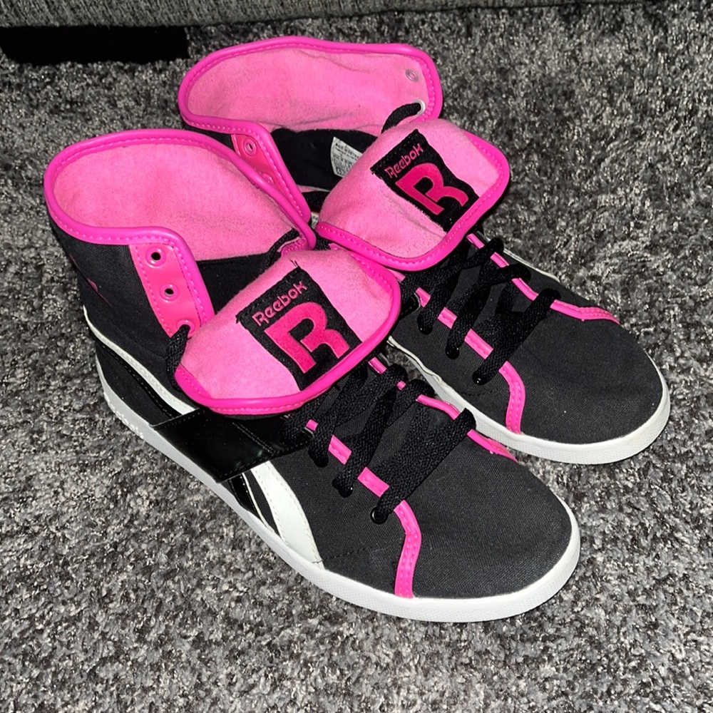 SOLD!!! Vintage Reebok high top sneakers